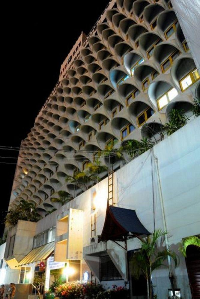 Amarin Nakorn Hotel Phitsanulok Bagian luar foto