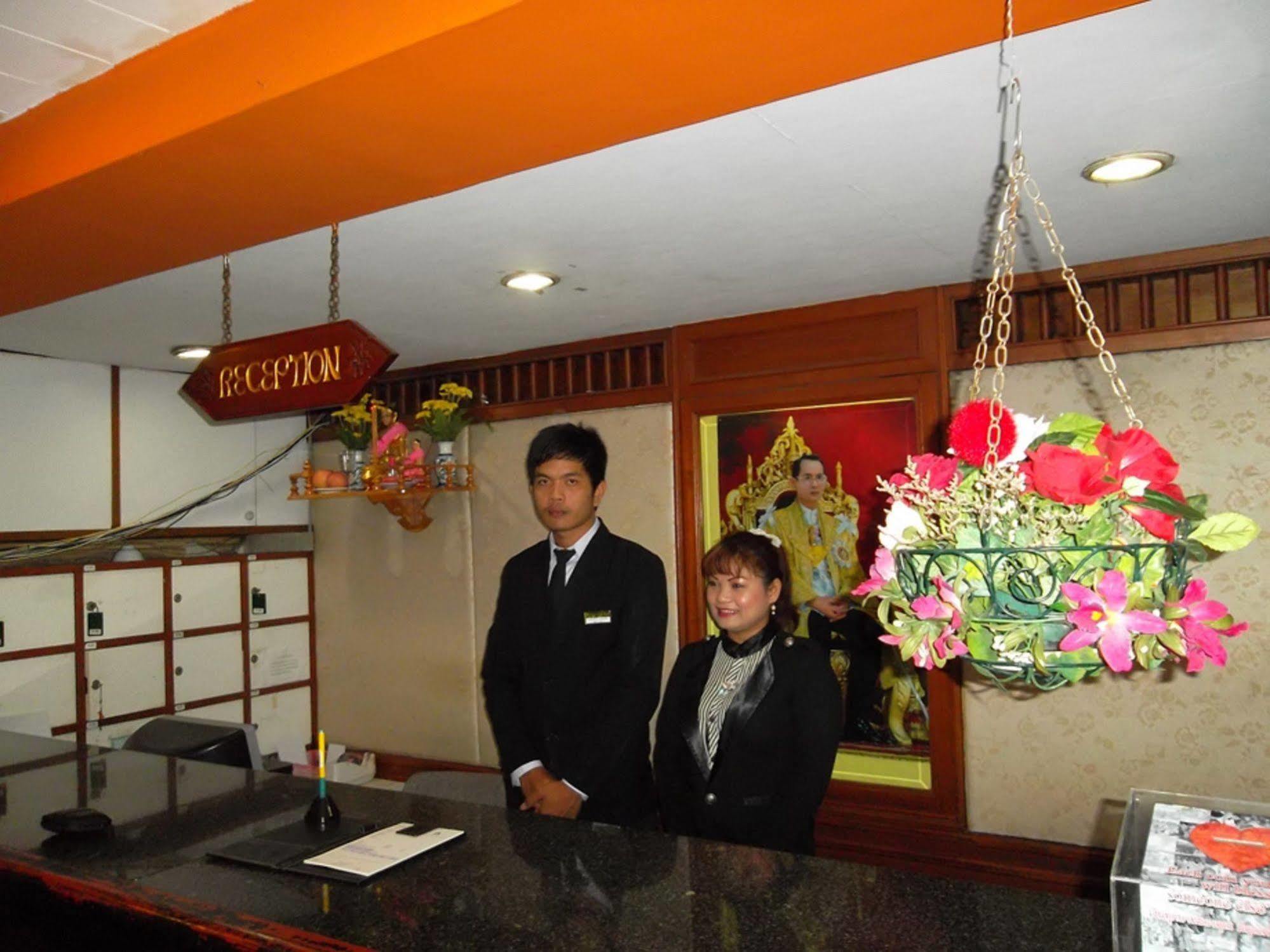 Amarin Nakorn Hotel Phitsanulok Bagian luar foto